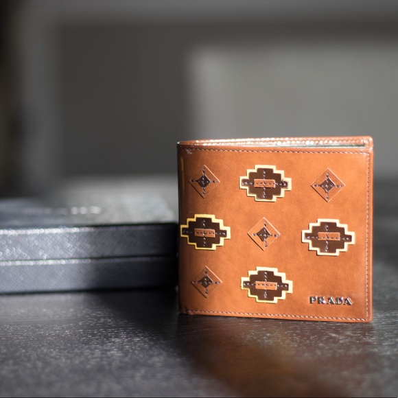 NEW PRADA TABACCO FLUME LEATHER METAL LOGO WALLET - Picture 1 of 7
